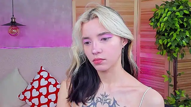 Snapshot of as1an_girlfriend chatting on 03/11/25, 03:25 as1an girlfriend online show from 03/11/25, 03:25