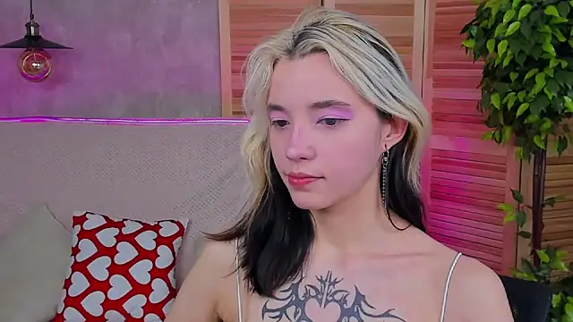 Snapshot of as1an_girlfriend chatting on 03/11/25, 06:30 as1an girlfriend online show from 03/11/25, 06:30