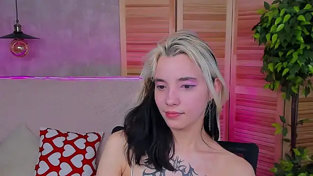 Snapshot of as1an_girlfriend chatting on 03/11/25, 03:45 as1an girlfriend online show from 03/11/25, 03:45