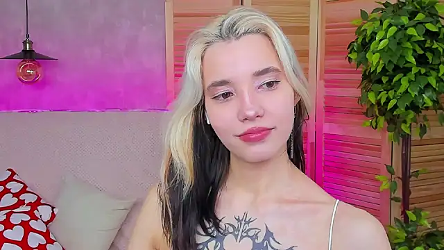 Snapshot of as1an_girlfriend chatting on 03/07/25, 03:40 as1an girlfriend online show from 03/07/25, 03:40