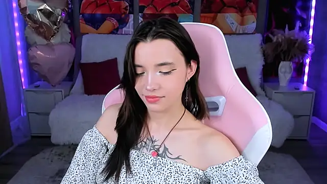 as1an girlfriend online show from 04/07/26, 07:32