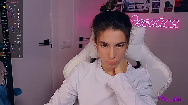 Snapshot of _ni_kiss chatting on 10/01/25, 05:39 ni kiss online show from 10/01/25, 05:39