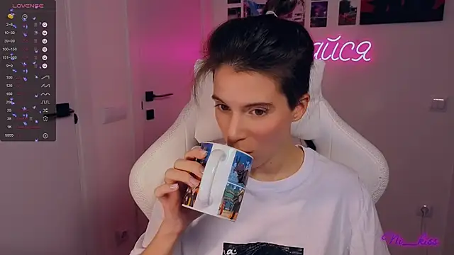 Snapshot of _ni_kiss chatting on 10/06/25, 06:41 ni kiss online show from 10/06/25, 06:41