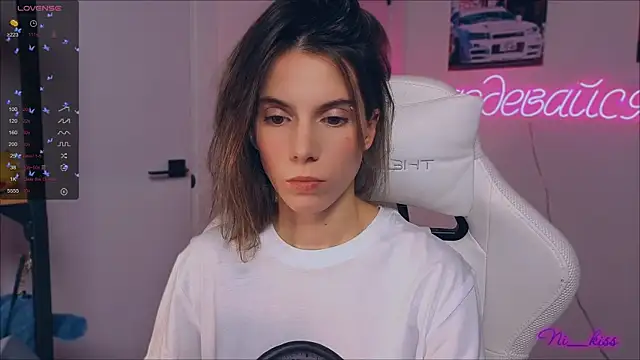 Snapshot of _ni_kiss chatting on 09/21/25, 08:47 ni kiss online show from 09/21/25, 08:47