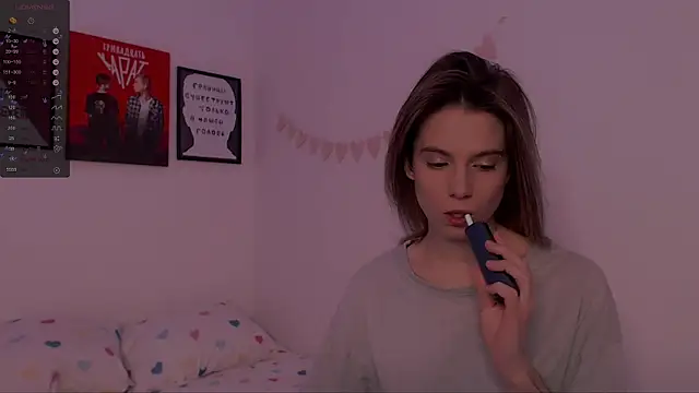 Snapshot of _ni_kiss chatting on 01/10/25, 08:48 ni kiss online show from 01/10/25, 08:48