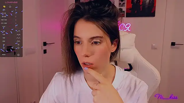 Snapshot of _ni_kiss chatting on 11/23/25, 07:13 ni kiss online show from 11/23/25, 07:13