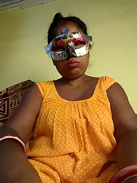 Snapshot of tinabhabhi chatting on 07/11/26, 10:15 tinabhabhi online show from 07/11/26, 10:15