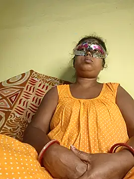 Snapshot of tinabhabhi chatting on 06/19/26, 10:10 tinabhabhi online show from 06/19/26, 10:10