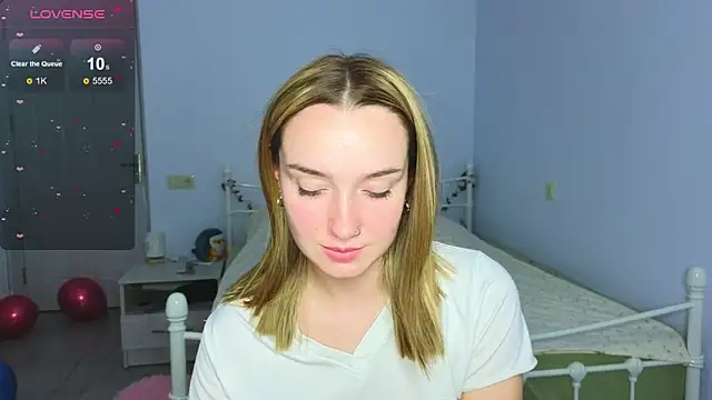 Wild Sophie  online show from 12/03/25, 05:56