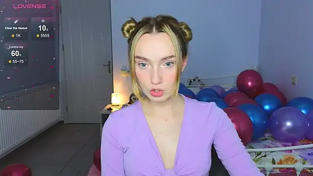 Wild Sophie  online show from 11/25/25, 06:08