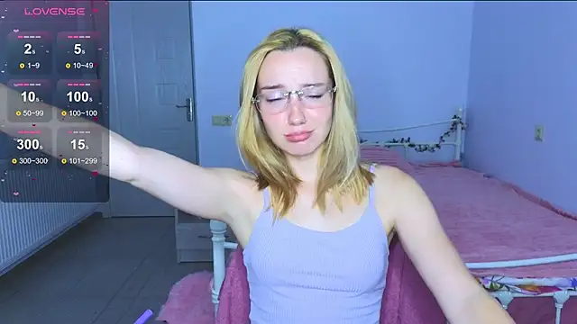 Wild Sophie  online show from 09/28/25, 06:15