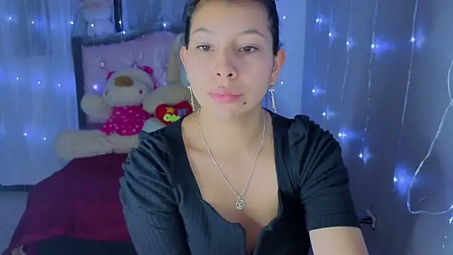 Snapshot of keyla_meow chatting on 10/17/25, 10:22 keyla meow online show from 10/17/25, 10:22