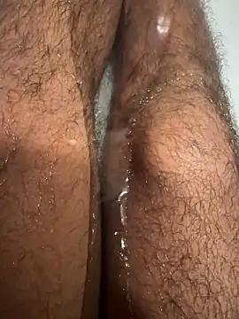 Snapshot of SensualG300 chatting on 01/05/26, 11:30 SensualG300 online show from 01/05/26, 11:30