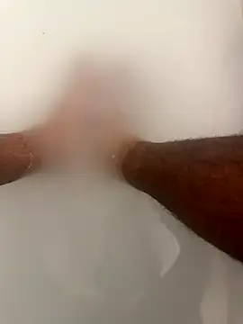 Snapshot of SensualG300 chatting on 10/31/25, 04:03 SensualG300 online show from 10/31/25, 04:03