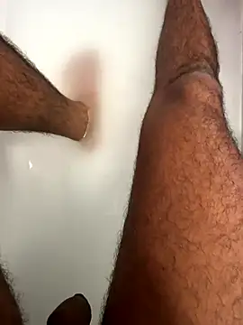 Snapshot of SensualG300 chatting on 11/12/25, 02:43 SensualG300 online show from 11/12/25, 02:43