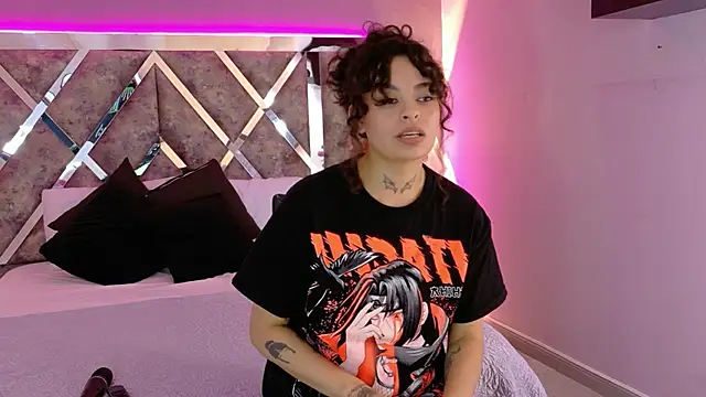 Snapshot of KatherineGomez chatting on 05/18/26, 04:07 KatherineGomez online show from 05/18/26, 04:07