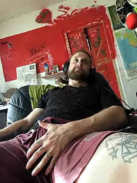 Ozomitro online show from 10/19/25, 11:35