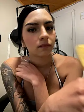 Hilary pinkk online show from 10/16/25, 01:14