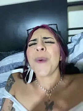 Hilary pinkk online show from 02/18/25, 01:21