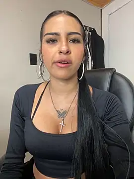 Hilary pinkk online show from 10/10/25, 01:06