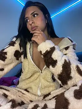 Hilary pinkk online show from 03/09/25, 05:33