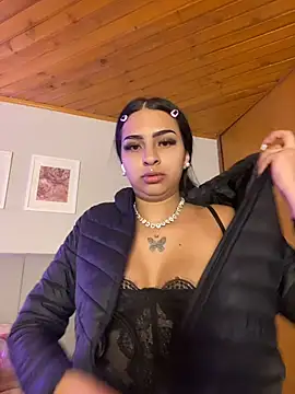 Hilary pinkk online show from 05/07/26, 02:49
