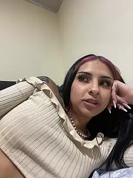 Hilary pinkk online show from 02/25/25, 10:31