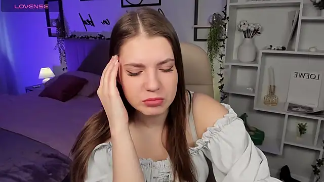 BellaSweetHeart online show from 04/14/26, 09:36