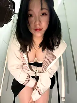 Snapshot of Xixi-Gala chatting on 12/06/24, 05:03 Xixi-Gala online show from 12/06/24, 05:03