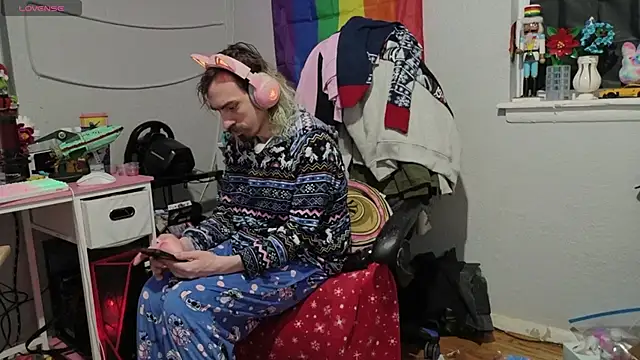 Snapshot of tallnerdyguy chatting on 02/02/26, 03:05 tallnerdyguy online show from 02/02/26, 03:05