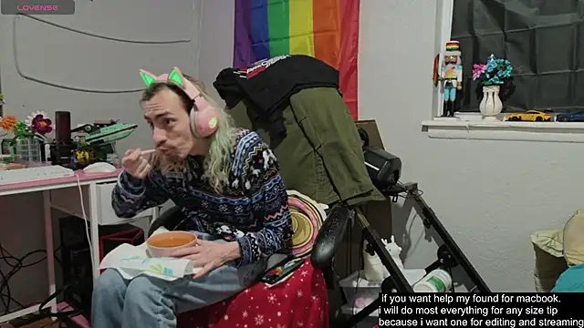 tallnerdyguy online show from 10/21/25, 01:16