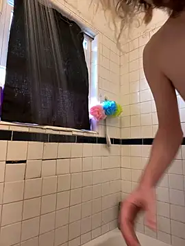 Snapshot of tallnerdyguy chatting on 02/24/26, 10:54 tallnerdyguy online show from 02/24/26, 10:54