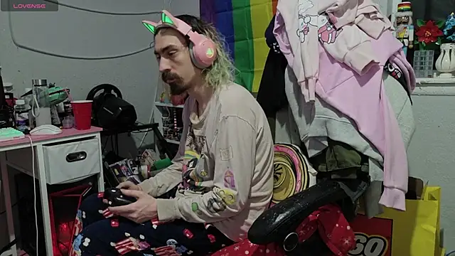 Snapshot of tallnerdyguy chatting on 02/14/26, 03:40 tallnerdyguy online show from 02/14/26, 03:40