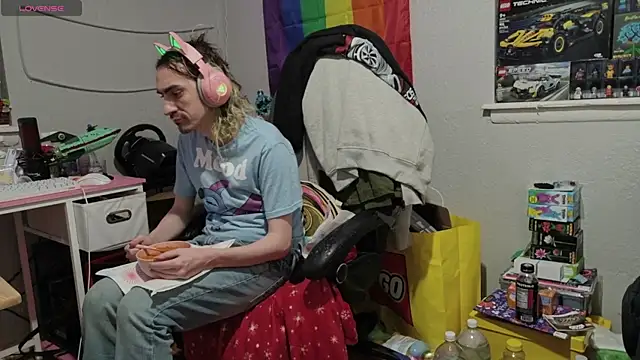 tallnerdyguy online show from 04/14/26, 02:05