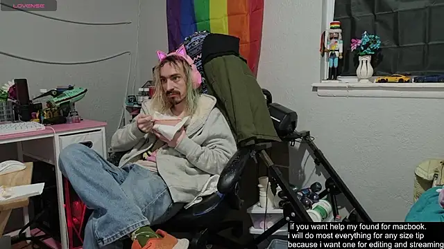 tallnerdyguy online show from 11/10/25, 04:06