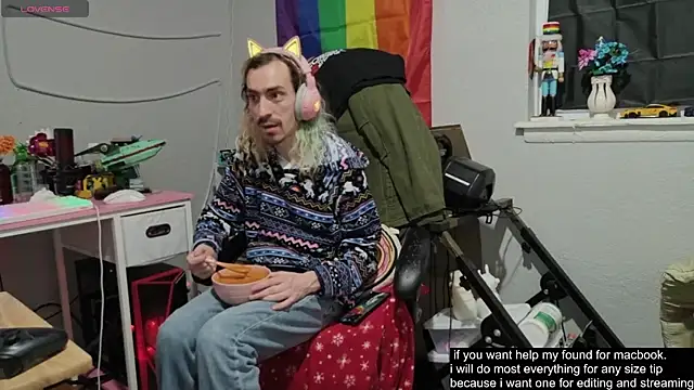 tallnerdyguy online show from 10/24/25, 03:49