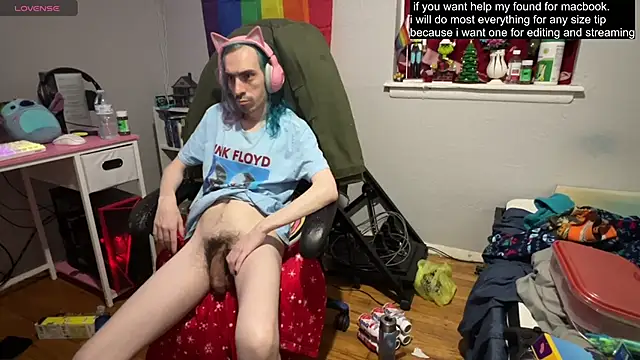 Snapshot of tallnerdyguy chatting on 03/15/25, 04:35 tallnerdyguy online show from 03/15/25, 04:35