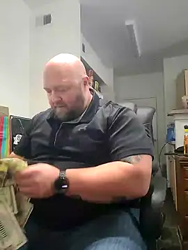 Snapshot of Strong_Bear89 chatting on 01/19/25, 09:22 Strong Bear89 online show from 01/19/25, 09:22