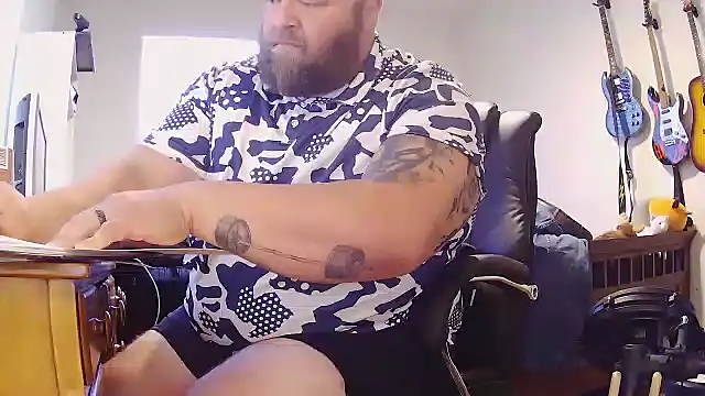 Strong Bear89 online show from 11/10/25, 03:28