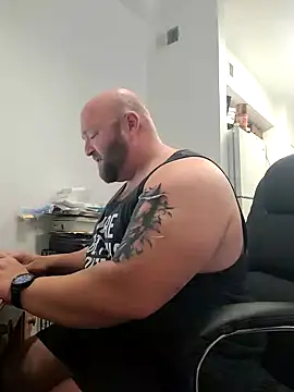 Snapshot of Strong_Bear89 chatting on 12/17/24, 06:09 Strong Bear89 online show from 12/17/24, 06:09