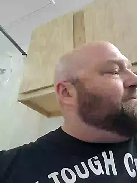 Snapshot of Strong_Bear89 chatting on 01/17/25, 09:06 Strong Bear89 online show from 01/17/25, 09:06