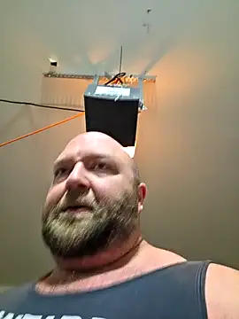 Snapshot of Strong_Bear89 chatting on 02/27/25, 05:05 Strong Bear89 online show from 02/27/25, 05:05