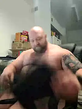 Snapshot of Strong_Bear89 chatting on 01/20/25, 06:42 Strong Bear89 online show from 01/20/25, 06:42