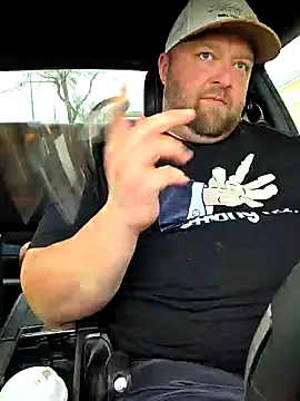 Snapshot of Strong_Bear89 chatting on 02/10/25, 05:52 Strong Bear89 online show from 02/10/25, 05:52