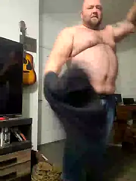 Snapshot of Strong_Bear89 chatting on 01/10/25, 09:23 Strong Bear89 online show from 01/10/25, 09:23