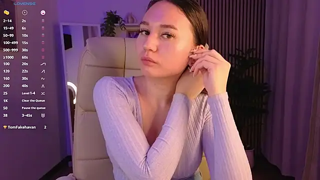 margeriTirell online show from 11/30/25, 02:34