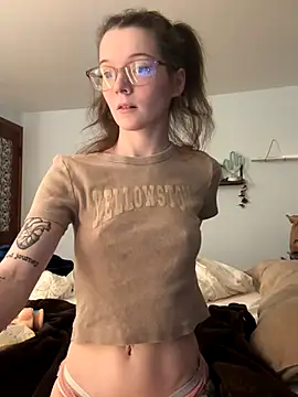 Snapshot of dreamteemergirl chatting on 11/10/25, 10:59 dreamteemergirl online show from 11/10/25, 10:59