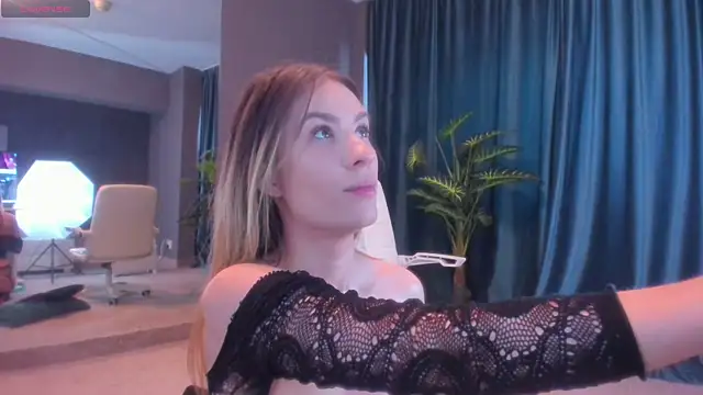 LaurynCopper online show from 02/19/26, 07:27