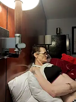 Snapshot of ivylee31 chatting on 01/12/25, 01:21 ivylee31 online show from 01/12/25, 01:21