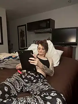 Snapshot of ivylee31 chatting on 01/16/25, 06:56 ivylee31 online show from 01/16/25, 06:56